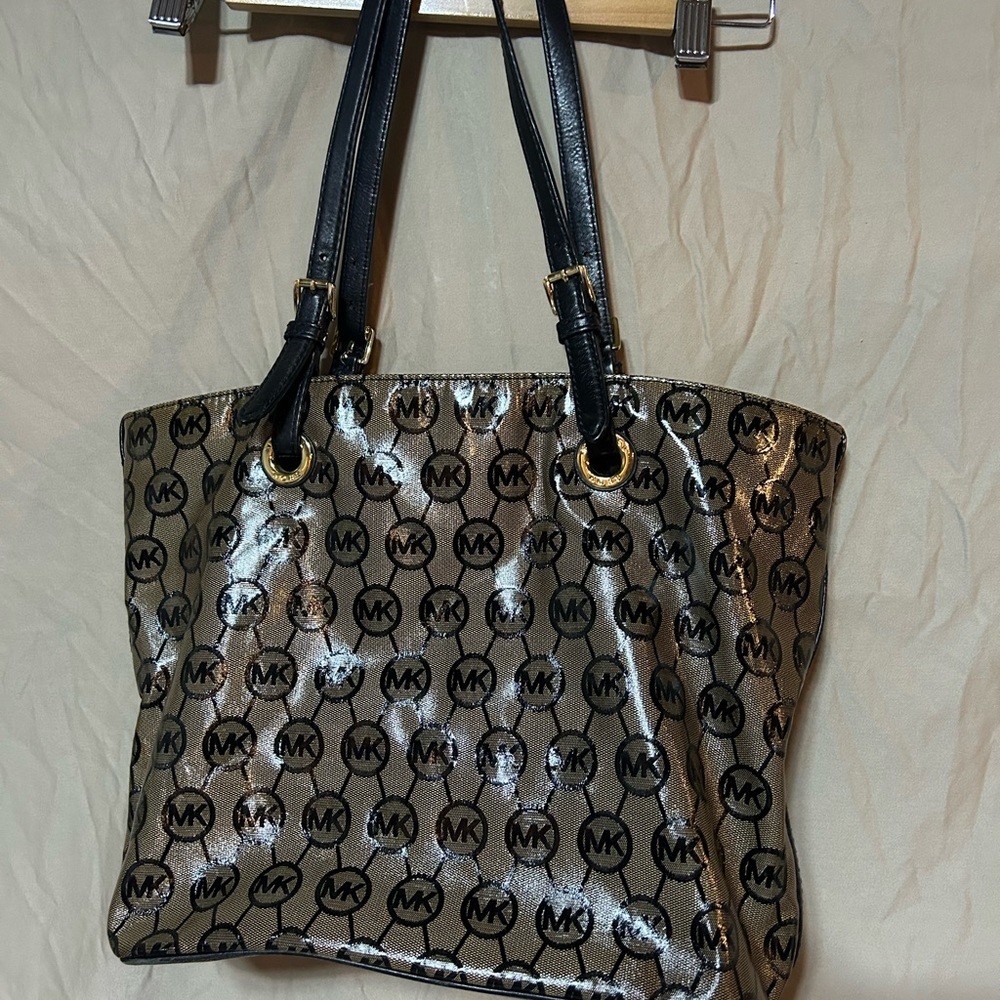 Micheal Kors extra long nude purse